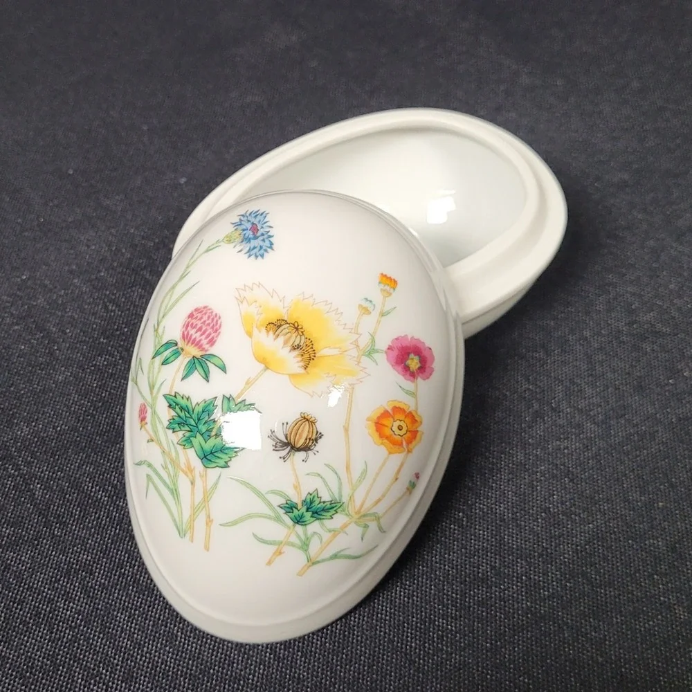 Vintage 1970s/80s Takahashi San Francisco Porcelain Egg-shaped Trinket Box